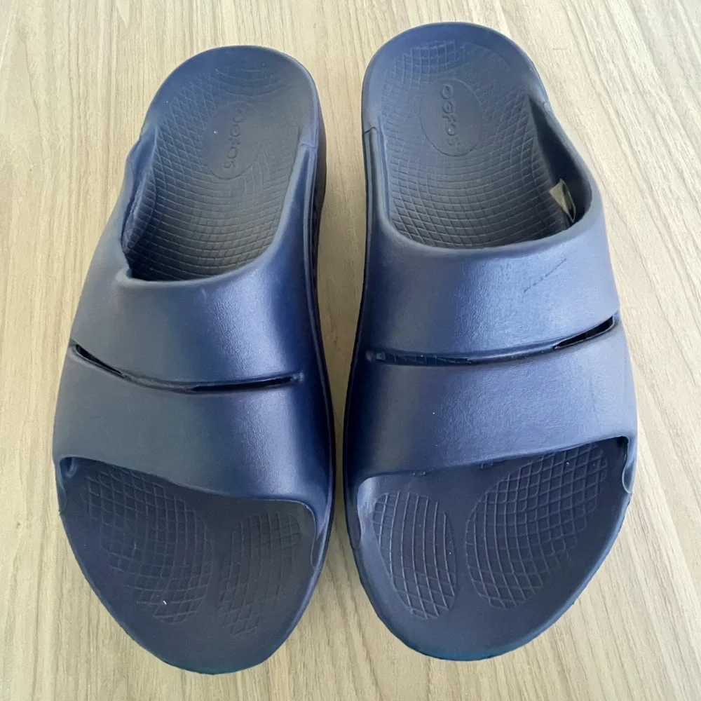 OOFOS Men's Blue Sandals